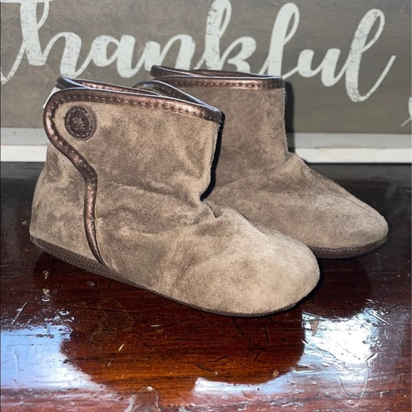 Robeez Brown Suede Booties - Picture 1 of 5